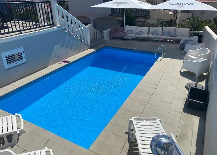 Apartments Madzari - Ciovo - Pool